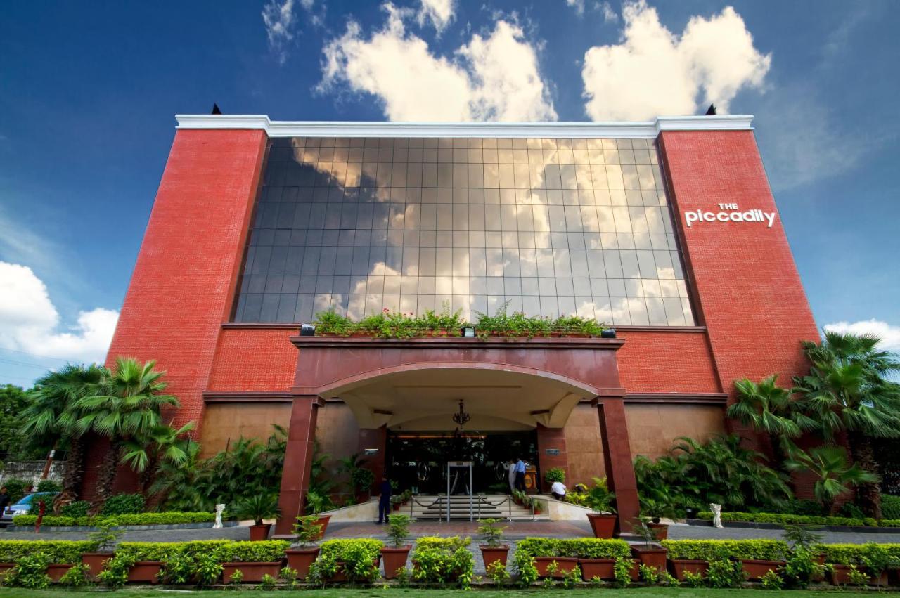 Hotel The Piccadily Lucknow Exterior foto
