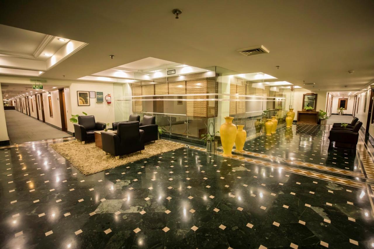 Hotel The Piccadily Lucknow Exterior foto