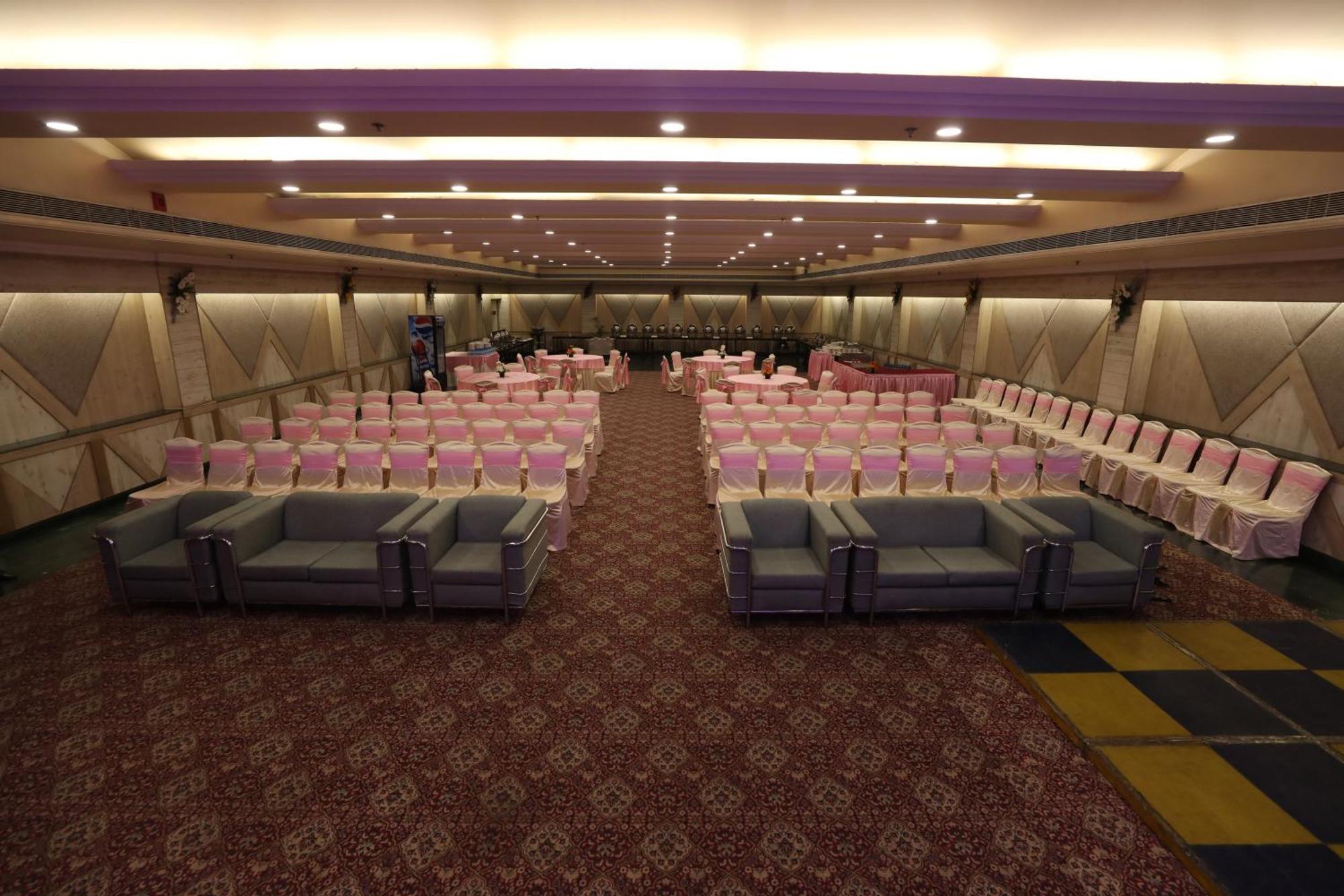 Hotel The Piccadily Lucknow Exterior foto