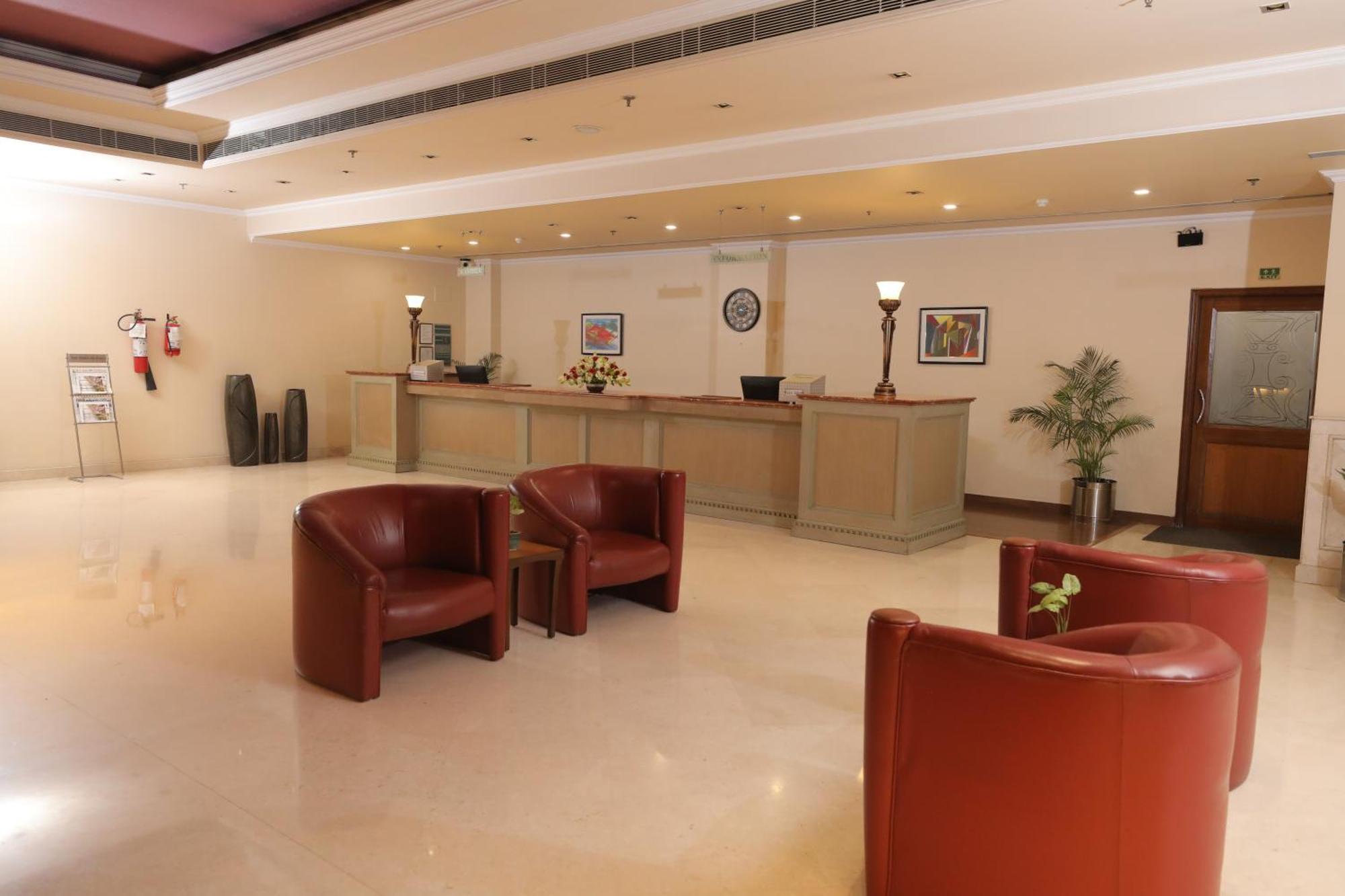 Hotel The Piccadily Lucknow Exterior foto